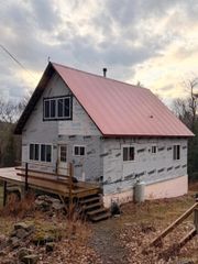127 Oliverian Heights Road, Haverhill, NH 03780