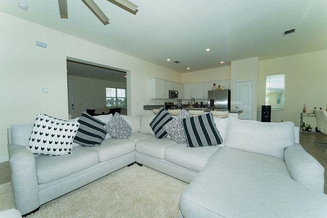 7206 NW Farnsworth Circle, Port St. Lucie, Port St Lucie, FL 34987