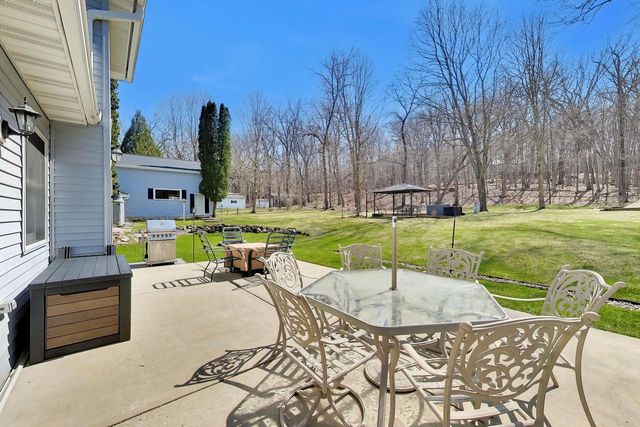 W4687 S Lakeshore DRIVE, Fontana, WI 53125