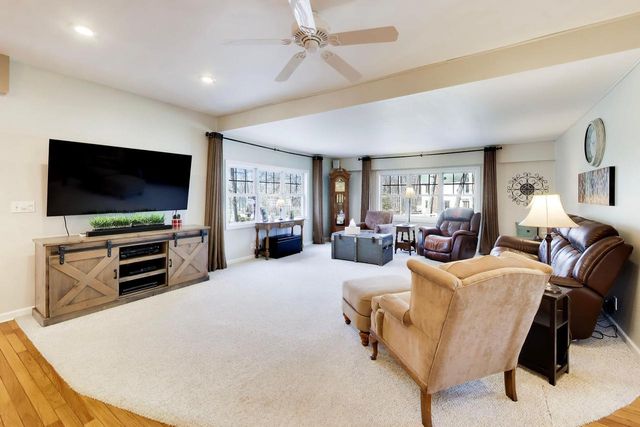W4687 S Lakeshore DRIVE, Fontana, WI 53125