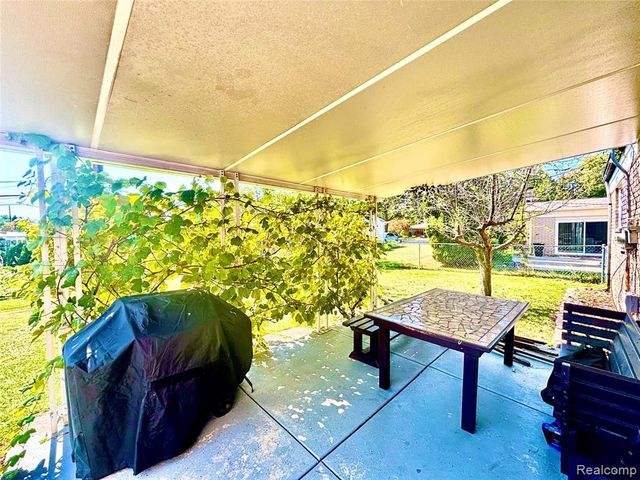 5024 Bristor Drive, Sterling Heights, MI 48310