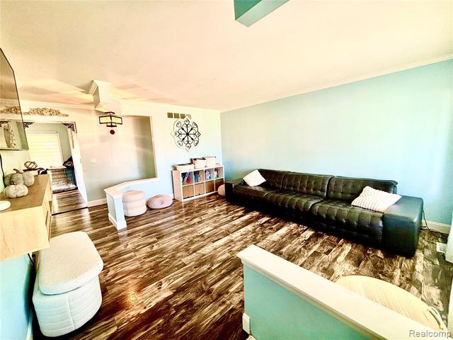 5024 Bristor Drive, Sterling Heights, MI 48310