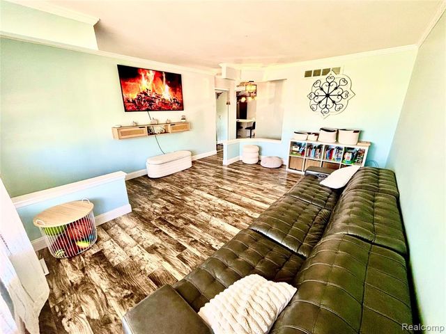 5024 Bristor Drive, Sterling Heights, MI 48310