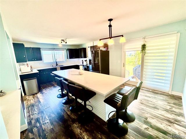 5024 Bristor Drive, Sterling Heights, MI 48310