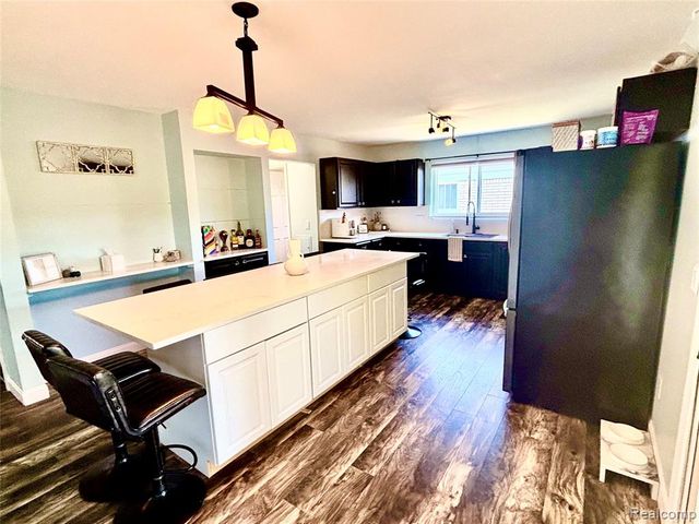 5024 Bristor Drive, Sterling Heights, MI 48310