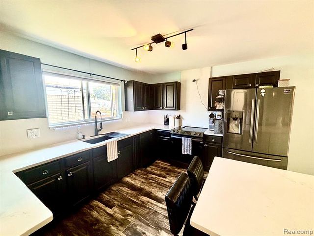 5024 Bristor Drive, Sterling Heights, MI 48310