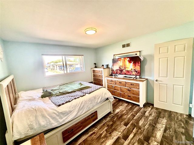 5024 Bristor Drive, Sterling Heights, MI 48310