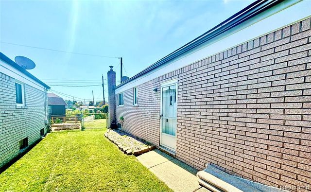 5024 Bristor Drive, Sterling Heights, MI 48310