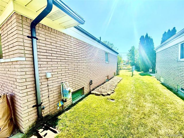 5024 Bristor Drive, Sterling Heights, MI 48310