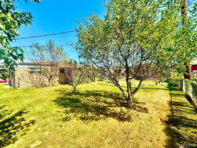 5024 Bristor Drive, Sterling Heights, MI 48310