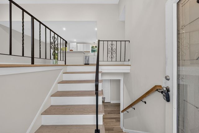 120 Appletree Cir, Bridgewater, MA 02324