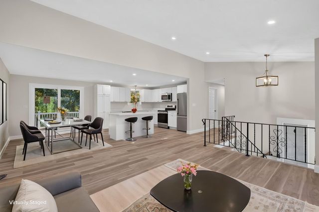 120 Appletree Cir, Bridgewater, MA 02324