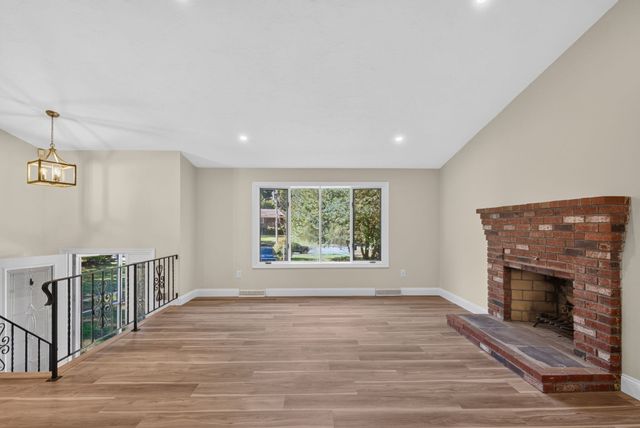 120 Appletree Cir, Bridgewater, MA 02324