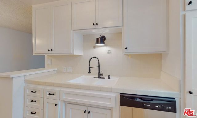 1827 Manning Avenue 3, Los Angeles, CA 90025