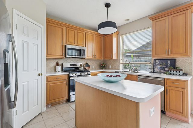 8002 Cross Trail Drive, Sugar Land, TX 77479