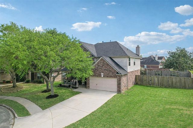 8002 Cross Trail Drive, Sugar Land, TX 77479