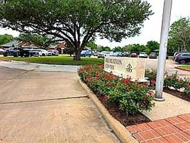 8002 Cross Trail Drive, Sugar Land, TX 77479