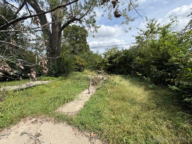 858 N Upland Avenue, Dayton, OH 45402