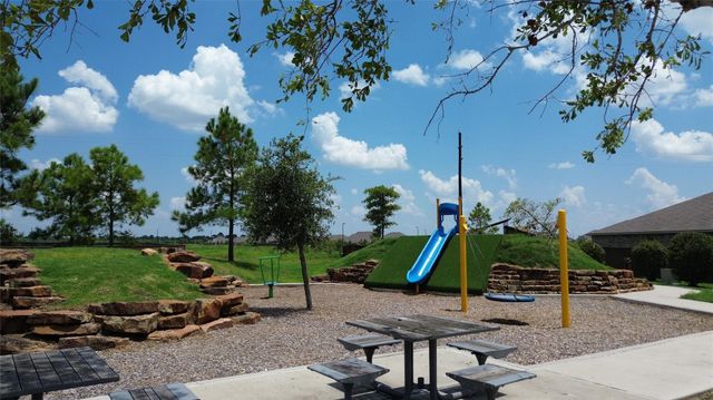 2543 Gray Gale Court, Baytown, TX 77523
