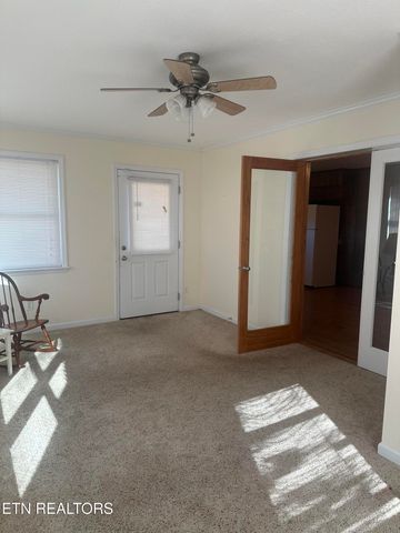 912 Clearmont Drive, Etowah, TN 37331