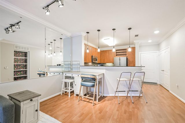 1711 Old Spanish Trail 330, Houston, TX 77054