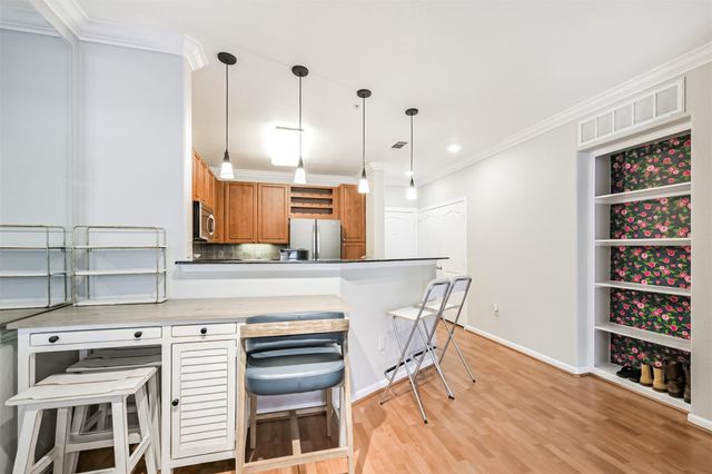 1711 Old Spanish Trail 330, Houston, TX 77054