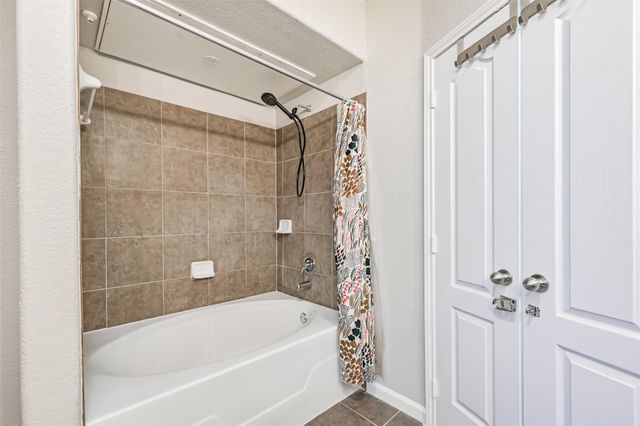 1711 Old Spanish Trail 330, Houston, TX 77054
