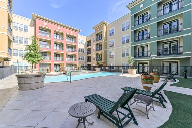 1711 Old Spanish Trail 330, Houston, TX 77054