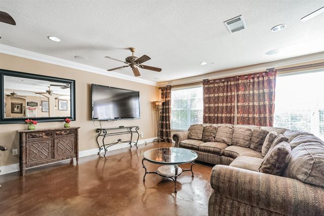 1711 Old Spanish Trail 330, Houston, TX 77054