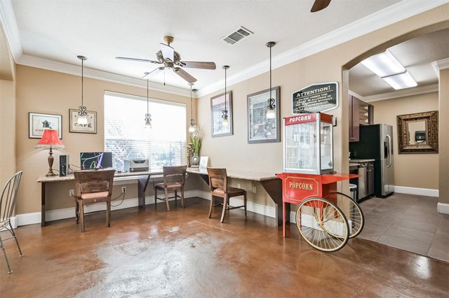 1711 Old Spanish Trail 330, Houston, TX 77054