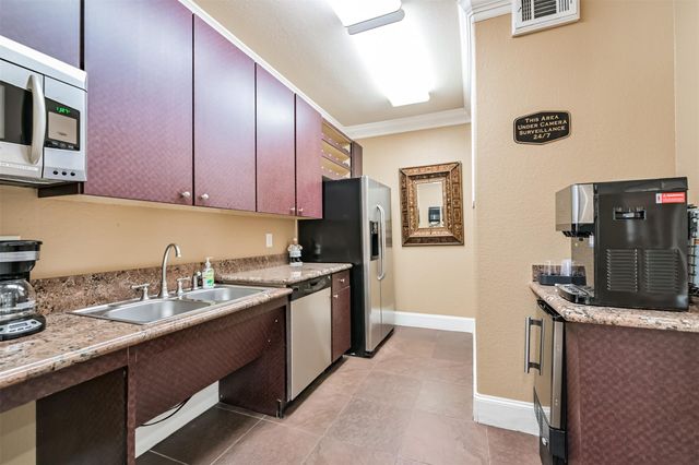 1711 Old Spanish Trail 330, Houston, TX 77054