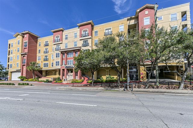 1711 Old Spanish Trail 330, Houston, TX 77054