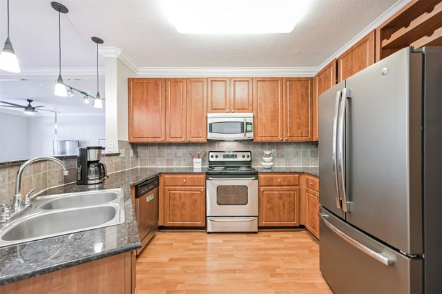 1711 Old Spanish Trail 330, Houston, TX 77054