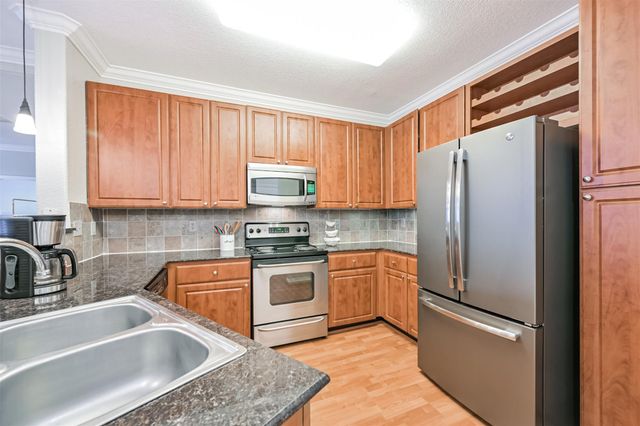1711 Old Spanish Trail 330, Houston, TX 77054