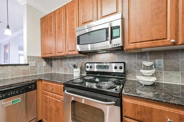 1711 Old Spanish Trail 330, Houston, TX 77054