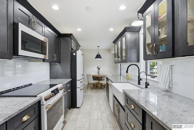 1506 S 118th Street, Omaha, NE 68144