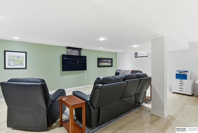 1506 S 118th Street, Omaha, NE 68144