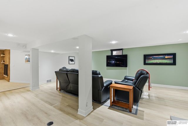 1506 S 118th Street, Omaha, NE 68144