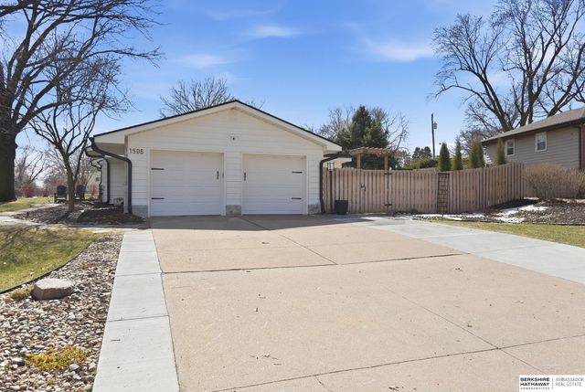 1506 S 118th Street, Omaha, NE 68144