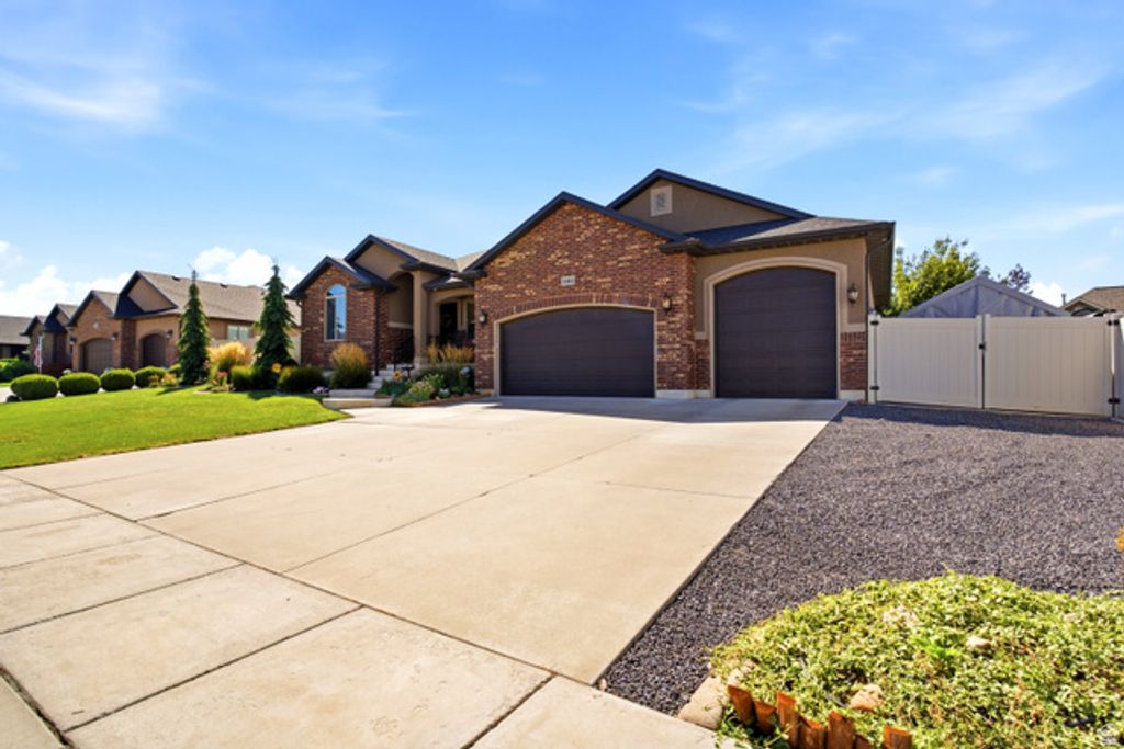 1411 W 2400 N, Clinton, UT 84015 — photo 2