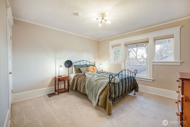 2830 33rd Avenue S, Seattle, WA 98144