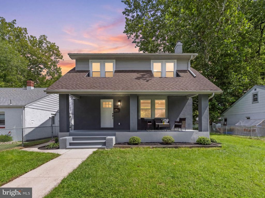 226 S MAPLE AVE, WOODBURY, NJ 08096 — exterior