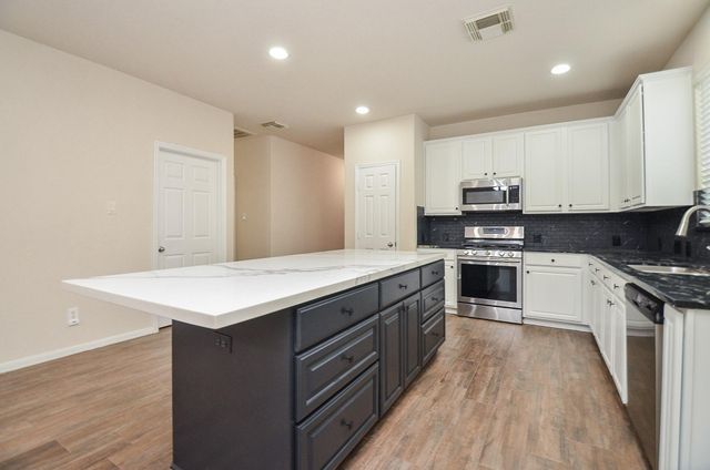 9414 Brackenton Crest Drive, Spring, TX 77379