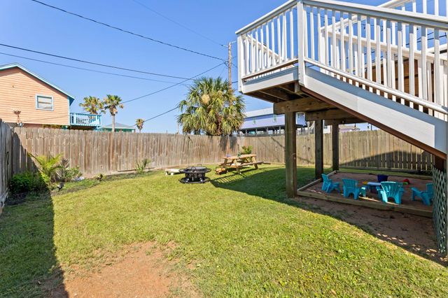 4021 Las Palmas Street, Galveston, TX 77554
