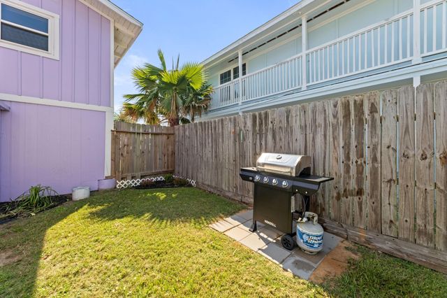 4021 Las Palmas Street, Galveston, TX 77554