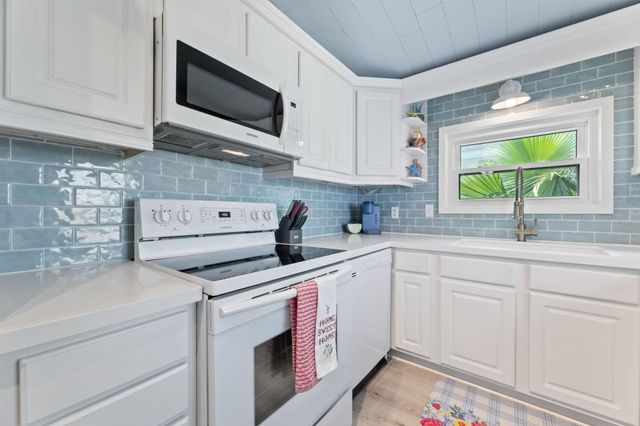 4021 Las Palmas Street, Galveston, TX 77554