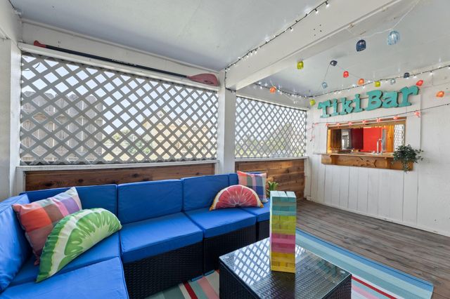 4021 Las Palmas Street, Galveston, TX 77554