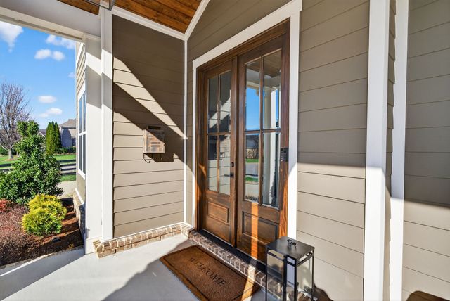 998 Spruce Ridge Ln, Spring Hill, TN 37174