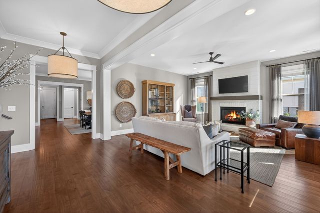 998 Spruce Ridge Ln, Spring Hill, TN 37174