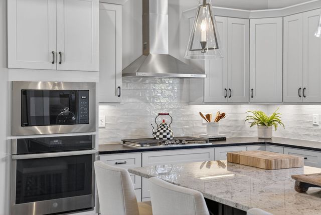 998 Spruce Ridge Ln, Spring Hill, TN 37174